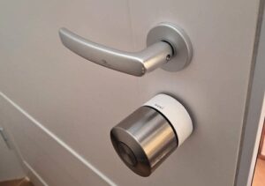Lee más sobre el artículo ¿Merece la pena instalar una cerradura inteligente Nuki?